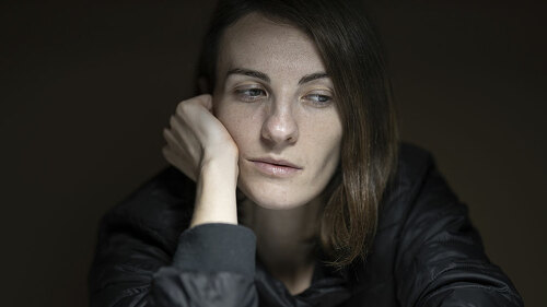 Frau-traurig-4617256-PB-Engin_Akyurt