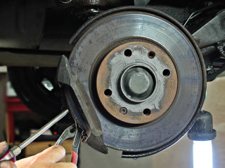 Mann-Autowerkstatt-1954636-PB-NoName_13