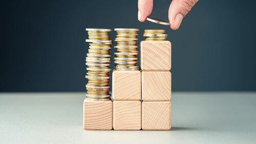 Hand add a few coins at the top of the final level built by wood