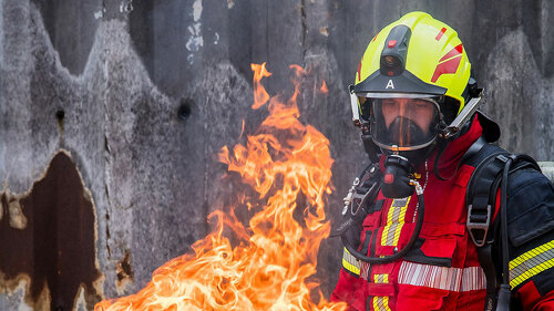 Feuerwehrmann-2024-VIKING-LIFE-SAVING-EQUIPMENT