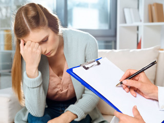 Patientin-Therapeutin-166762260-DP-IgorVetushko