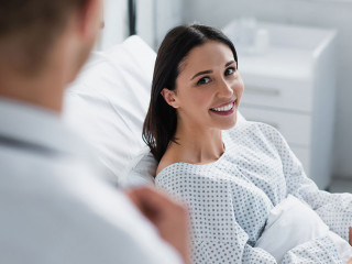 Arzt-Patientin-510511166-DP-HayDmitriy