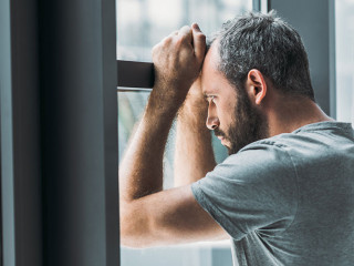 Mann-traurig-211914332-DP-AndrewLozovyi