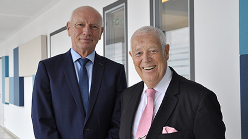 Gerhard Adlfinger (links) wurde zum stellvertretenden Aufsichtsratsvorsitzenden gewählt und Karl-Bernd Telger zum neuen Aufsichtsratsmitglied.