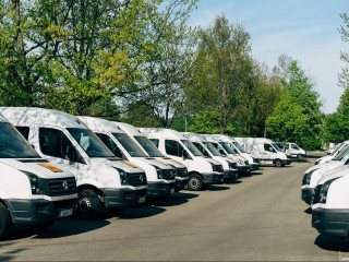 rhion.digital hat sein Produktportfolio erweitert und bietet ab sofort einen eigenen Kfz-Tarif für Gewerbebetriebe an.