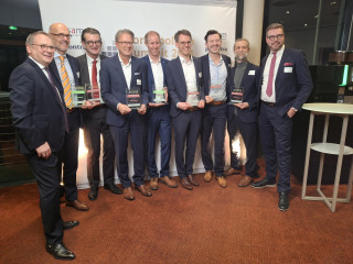 Die Preisträger des ersten Fondspolicen Summit mit Thorsten Dorn (links)