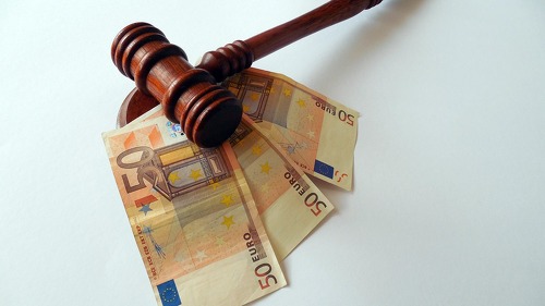 Der Bundesgerichtshof hat die Berechnung des Selbstbehalts beim Elternunterhalt neu bewertet. Damit wird die Anwendung der Einkommensgrenze von 100.000 Euro aus dem Angehörigen-Entlastungsgesetz genauer eingeordnet.