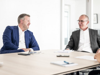 Oliver Schoeller und Andreas Eurich, Vorstandsvorsitzende der BarmeniaGothaer