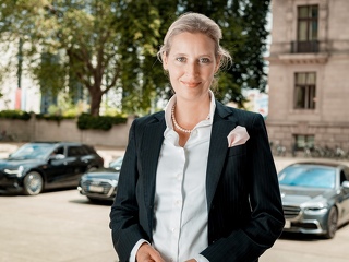 Weidel zeigte sich in ihrer Rede auf dem Parteitag der AfD in Riesa als entschlossene Führungsfigur.