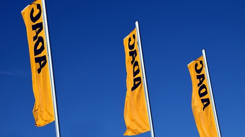 Der ADAC erwartet für 2025 eine Erholung bei den Neuzulassungen von Elektroautos in Deutschland.
