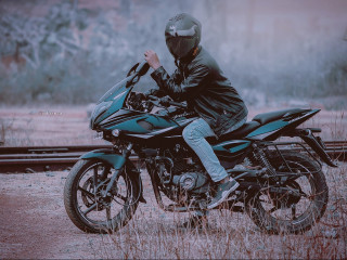 Eine Fahrt zur Tankstelle ist kein Arbeitsweg und fällt daher nicht unter den Schutz der gesetzlichen Unfallversicherung.