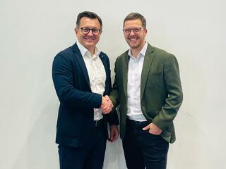 Christian Schwalb, Geschäftsführer des BU-Expertenservice (links) und Marcel Arndt, Vorstand und COO bei VB Select AG