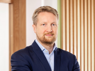 Die Landeskrankenhilfe (LKH) strukturiert ihr Vertriebsmanagement neu: Nils Konkel übernimmt die Leitung der Abteilung, die sich verstärkt auf Vertriebspartner und Servicequalität fokussieren soll.