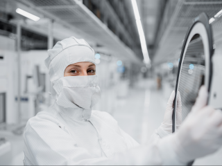 Der deutsche Chiphersteller Infineon überrascht mit robusten Zahlen