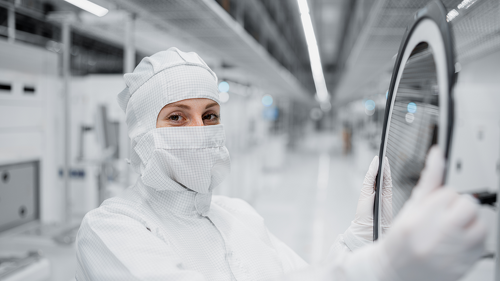 Der deutsche Chiphersteller Infineon überrascht mit robusten Zahlen