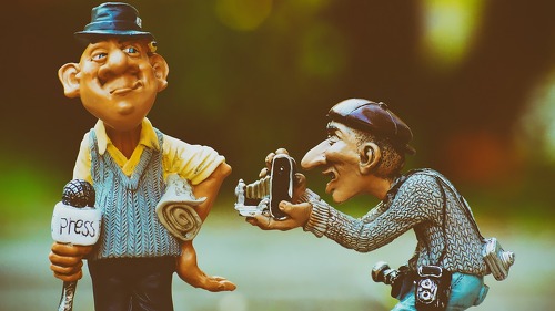 Eine Mehrheit der Deutschen sieht Fake-News-Kampagnen in sozialen Medien als ernste Bedrohung für die Bundestagswahl.