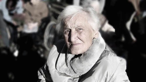 Trotz steigender Erwerbsbeteiligung sind immer mehr Frauen im Rentenalter auf Grundsicherung angewiesen.