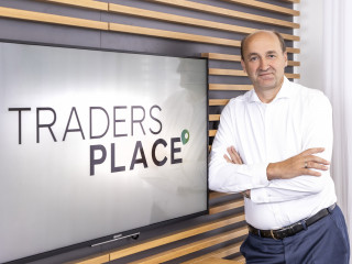 Ernst Huber, Gründer und CEO von Traders Place: “Unsere Kunden können bei ETF-Sparplänen nun aus rund 1.125 Indexfonds wählen und ihre regelmäßige Sparrate jedes Jahr dynamisch um einen selbst festgelegten Prozentsatz erhöhen.”