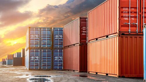 Im Dreimonatsvergleich sank der Auftragseingang um 2,4 %