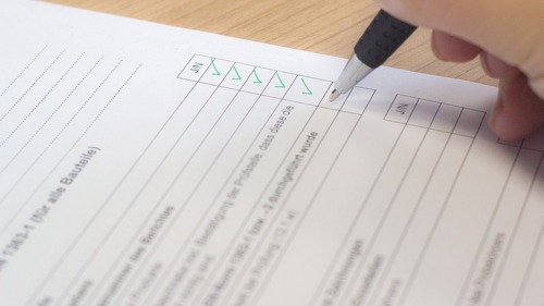 Mit der DIN-Norm 77235 steht Maklern und Finanzberatern eine standardisierte Methode zur Finanz- und Risikoanalyse von Gewerbekunden zur Verfügung.