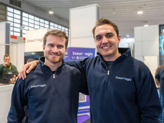Janik Sauerbier (l.) und Tim Gutberlet, Gründer der InsurMagic GmbH.