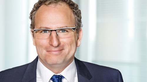 Dr. Matthias Maslaton, Vorstandsmitglied Vertrieb, Produkt und Innovation bei der ARAG SE