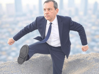 Virtuelle KI-Agenten versprechen eine neue Ära im Vertrieb – doch viele Unternehmen bleiben zögerlich (Symbolbild).