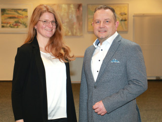 Verena Wagner (46) und Jörn Menke (50) übernehmen bei der Itzehoer neue Aufgaben.