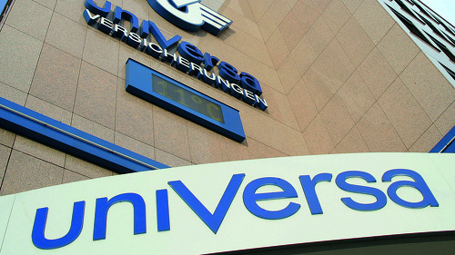 Die uniVersa hat ihren Kfz-Tarif FLEXXdrive weiterentwickelt.