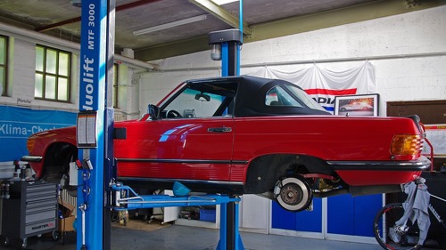 Hoher Verwaltungsaufwand, Unsicherheit bei der Bezahlung – viele Werkstätten kämpfen im Reparaturbetrieb mit organisatorischen Hürden. Die Innovation Group will hier mit „EasyRepair“ für Abhilfe sorgen.