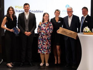 Für Zurich entgegengenommen haben die Auszeichnung v.l. Danny Steiner, Elena Göttsche, Verena Sündermann und Ulrich Christmann