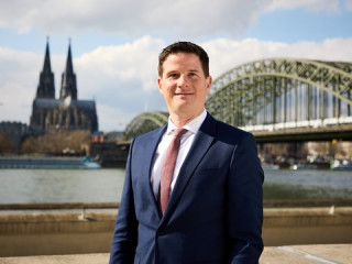 DEVK-Vorstand Dr. Michael Zons verantwortet ab 1. Juni in Leben und Komposit den gesamten Kundenservice.