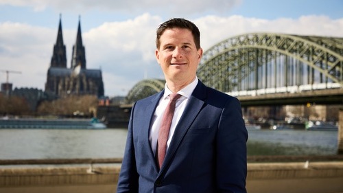 DEVK-Vorstand Dr. Michael Zons verantwortet ab 1. Juni in Leben und Komposit den gesamten Kundenservice.