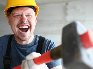 Die Anhebung des Mindestlohns auf 15 Euro ist mehr als ein sozialpolitisches Symbol – sie stellt einen tiefgreifenden wirtschaftspolitischen Eingriff dar.