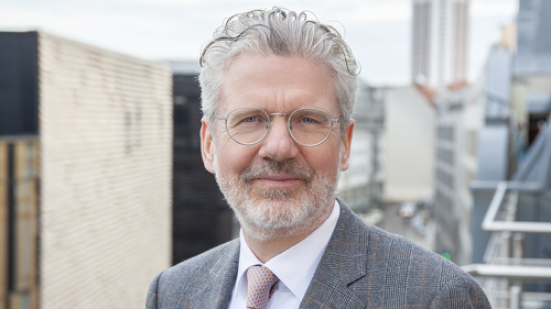 Markus Rosenbaum, Mitgründer der Versicherungsforen und bereits seit Ende 2024 wieder Teil der Geschäftsleitung, wird das Unternehmen künftig alleinverantwortlich führen.