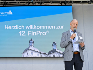 Prof. Dr. Fred Wagner (Universität Leipzig) eröffnet die FinPro 2025.