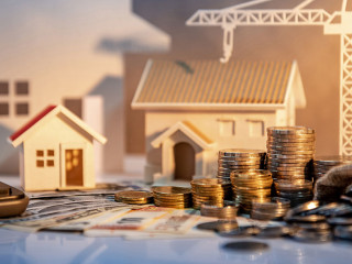 Mietpreisbremse verlängert – doch Kritik wächst. Opposition fordert Reformen, Experten zweifeln an der Wirkung.