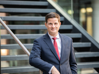 Dr. Michael Zons, Vorstand für die Bereiche Leben und Komposit bei den DEVK Versicherungen