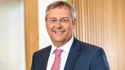 Dr. Matthias Brake Vorstandsvorsitzender
Landeskrankenhilfe V.V.a.G. (LKH).