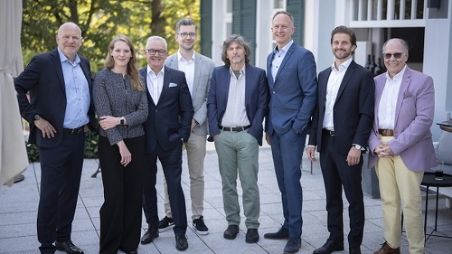 v.l.n.r.: Andreas Fritz (Vorstand), Laura Leithold (Beirätin), Jürgen Scharfenorth (Vorstand), Leonard Ronig (Beirat), Karl-Peter Bertzel (Beirat), Frank Vogel (Vorstand), Christian Schneider (Beirat), Paul Wessling (Beirat)