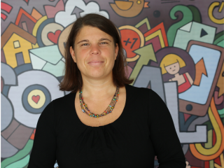 Marlene Drescher, Versicherungsmaklerin