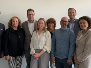 Das Kuratorium und der Vorstand der Gothaer Stiftung (v. l.): Oliver Schoeller, Gabriele Eick, Wilm-Hendric Cronenberg, Lisa Janke, Anke Düsterloh, Fabian Starke, Jochen Ehlert, Astrid Schulte und Harald Epple