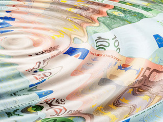 Mit einer Allgemeinverfügung vom 4. August 2025 ziehen die obersten Finanzbehörden der Länder einen Schlussstrich unter zahlreiche anhängige Verfahren zum Solidaritätszuschlag für Jahre vor 2020. Die Maßnahme fußt auf höchstrichterlicher Rechtsprechung und dient der Entlastung der Finanzverwaltung. Steuerpflichtige können nur noch den Klageweg beschreiten.