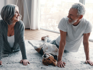 Zum 1. Januar 2026 wird die Vorsorgepauschale im Lohnsteuerabzugsverfahren neu geregelt. Künftig erfolgt die Berechnung differenziert nach Versicherungsstatus und auf elektronischer Datenbasis – mit Folgen für Arbeitgeber und Beschäftigte.