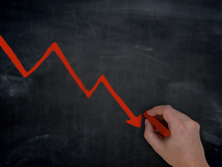 Deutschlands Wirtschaft tritt auf der Stelle: Neue BIP-Zahlen zeigen eine Stagnation mit Abwärtstendenz. Ein nachhaltiger Aufschwung bleibt aus.