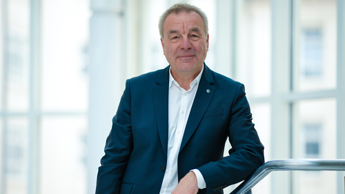 Vertriebsvorstand Ralf Berndt geht in den Ruhestand: 23 Jahre an der Spitze der Stuttgarter