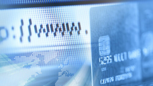 webadresse-mit-kreditkarte-blau-18793882-FO-alphaspirit