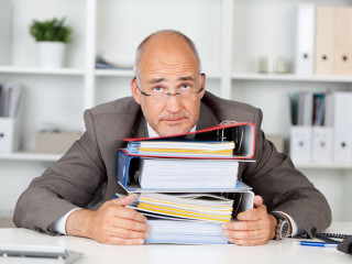 Aktenstapel-35001554-FO-contrastwerkstatt