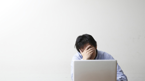 VerzweiflungLaptop-74381449-FO-NOBU