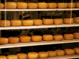 KaeseLaibe-21500-PB-PublicDomainPictures